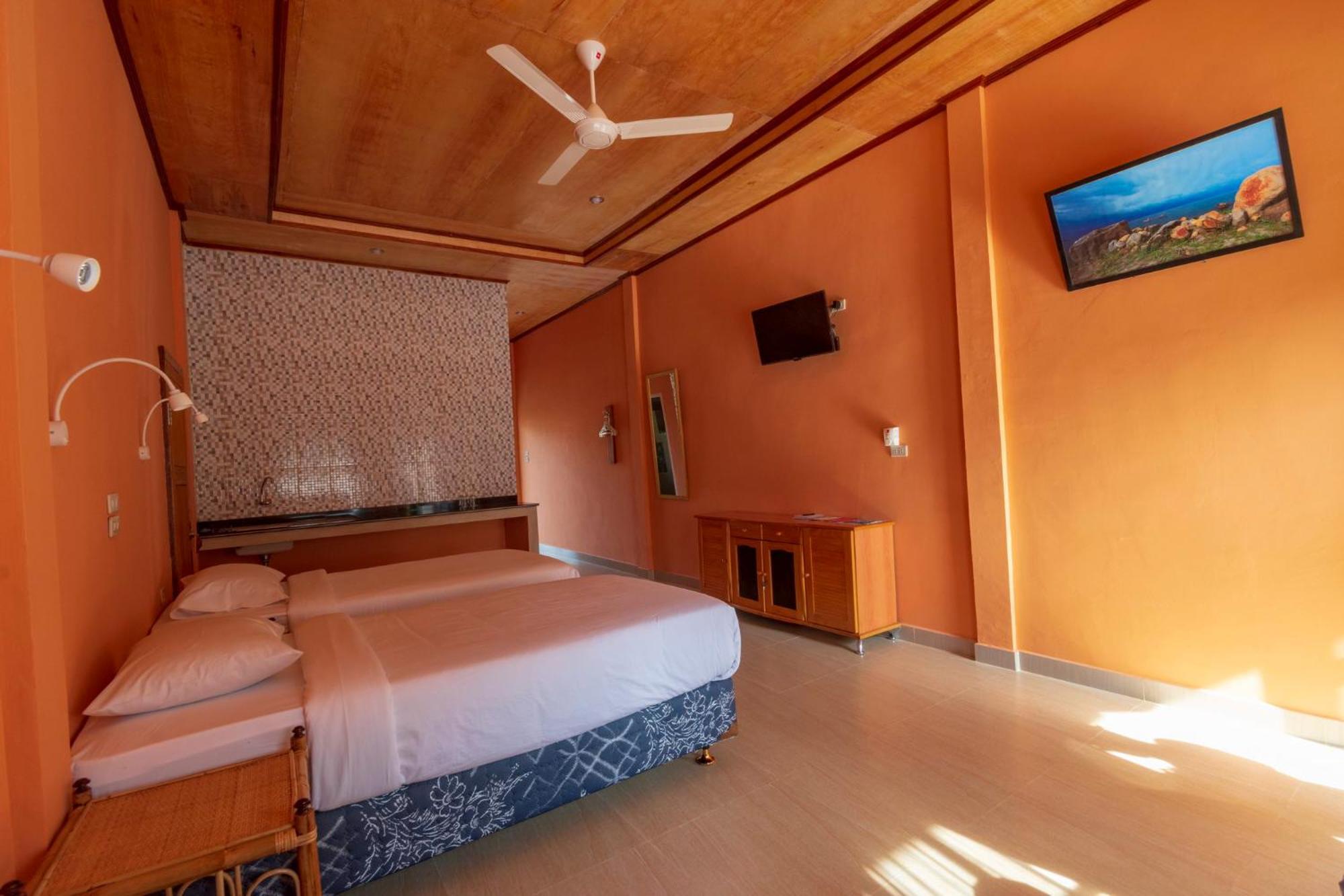Tabo Cottages Tuk Tuk Exterior photo