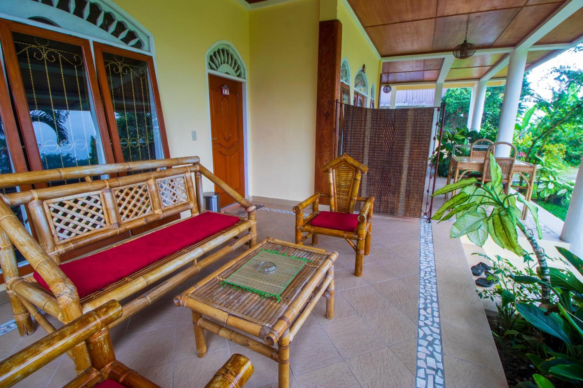 Tabo Cottages Tuk Tuk Exterior photo